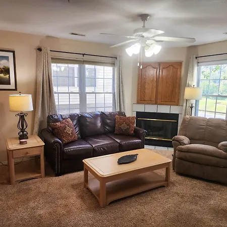 Golf Course View - Centrally Located - Free Attraction Tickets Included - Stairs Required - Fw7-1